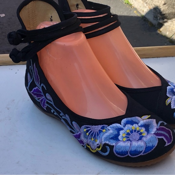 Syxysm Shoes Women’s Black Blue Embroidered Flowers Gladiator Cotton Shoes - Picture 3 of 11